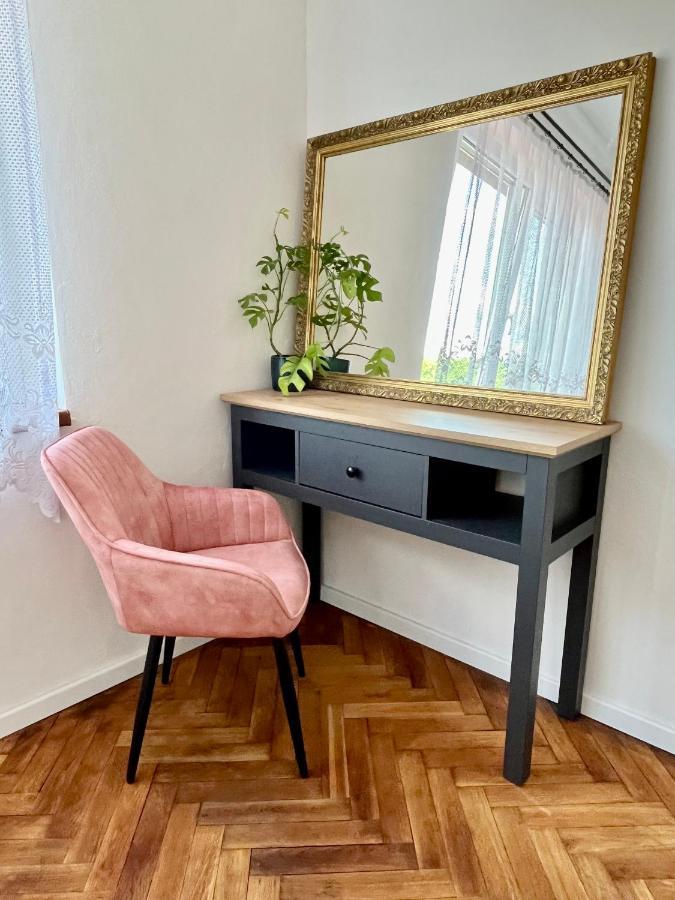 Monstera I Apartman Kolín Kültér fotó