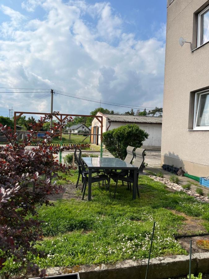 Monstera I Apartman Kolín Kültér fotó